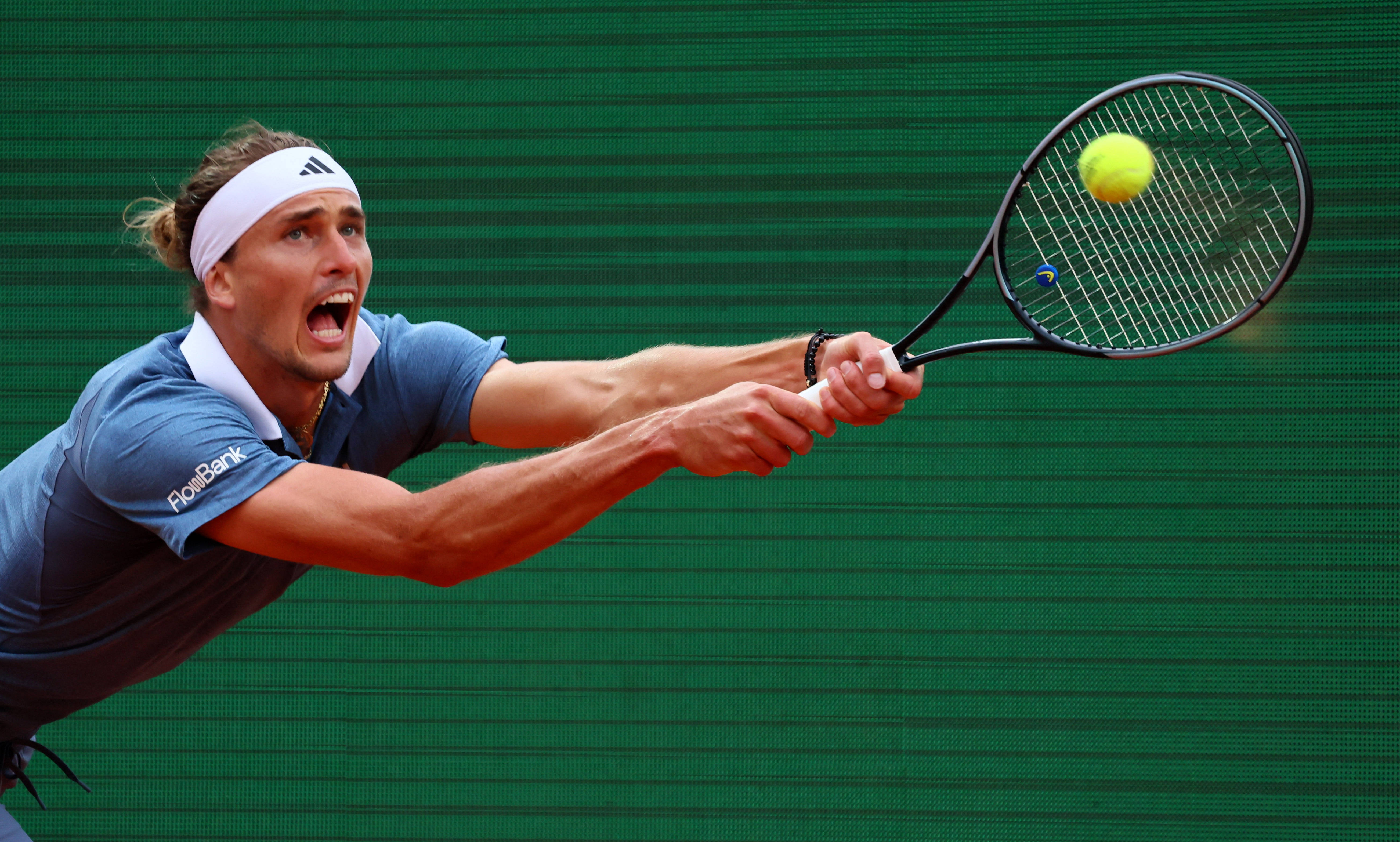 关于世界网球队绝杀西班牙网球队，兹维列夫关键制胜的信息