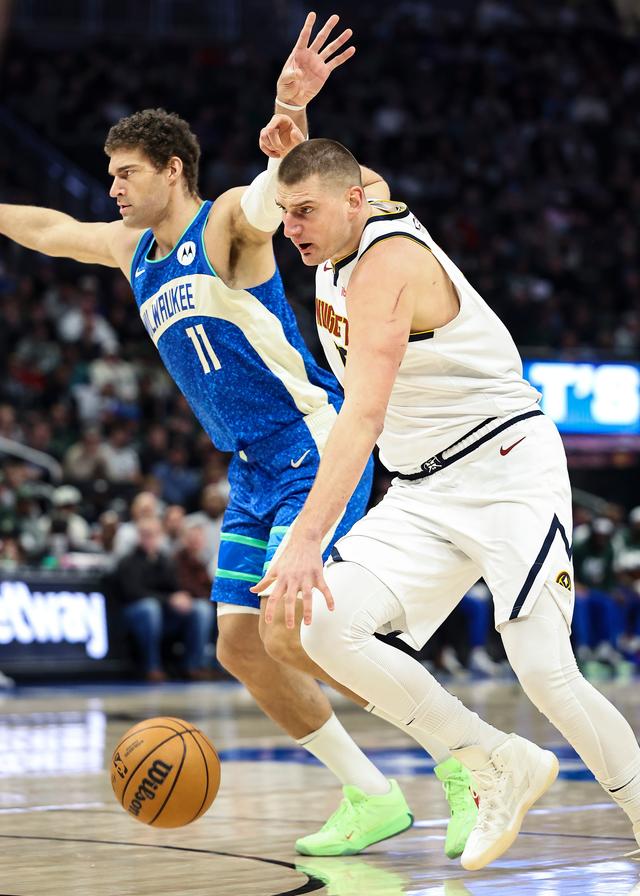 开云官方app入口-雄鹿B队强势掘金,戈贝尔三分雨点燃全场