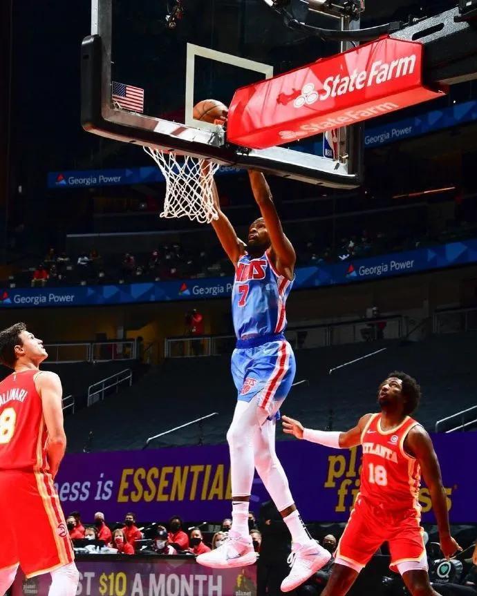 立陶宛男篮爆冷篮网B队，加里纳利统治全场