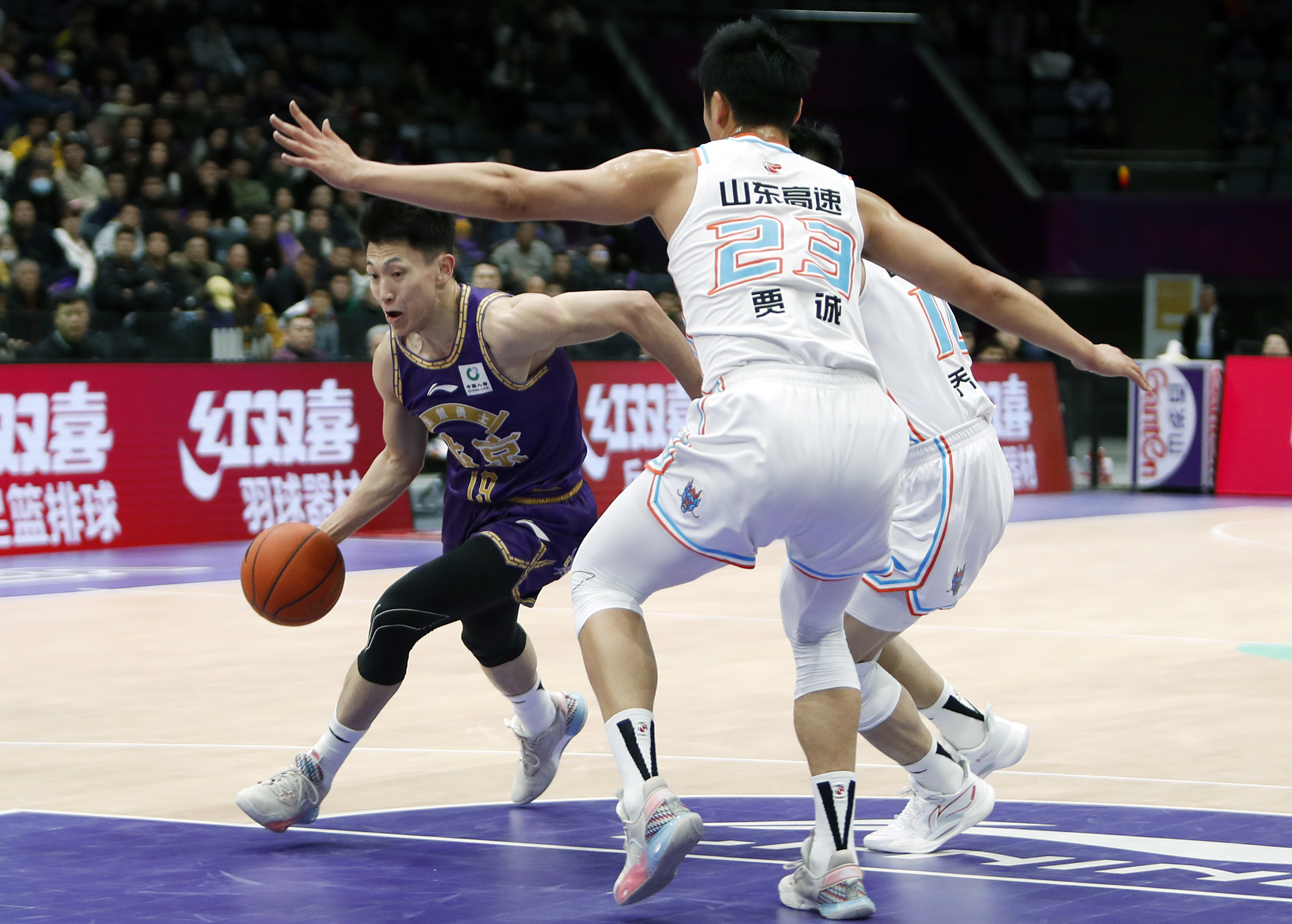 开云体育在线-关于一位CBA球员在比赛中表现出色的信息