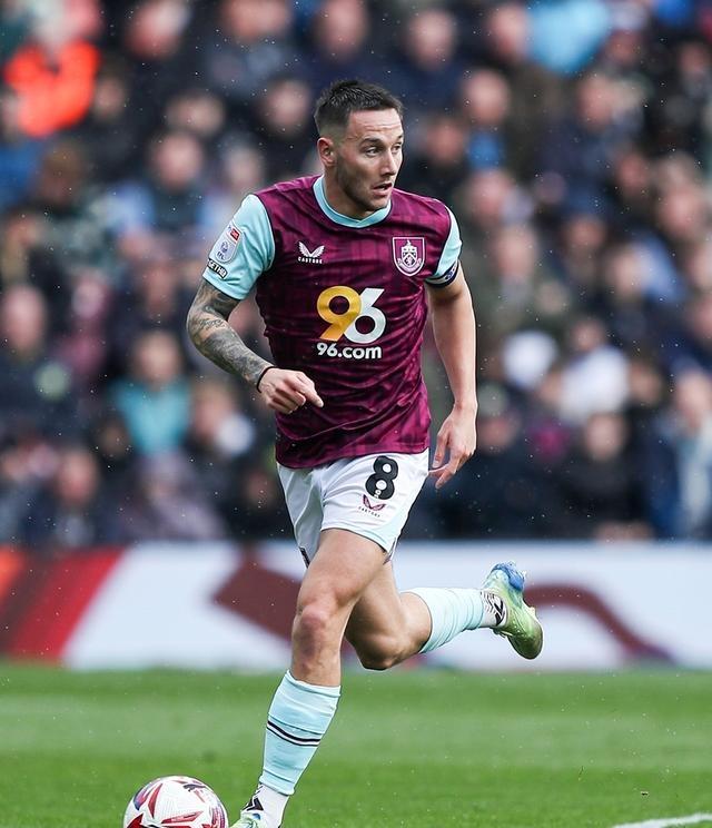 伯恩利主场战平纽卡斯尔联，保持不败势头的简单介绍