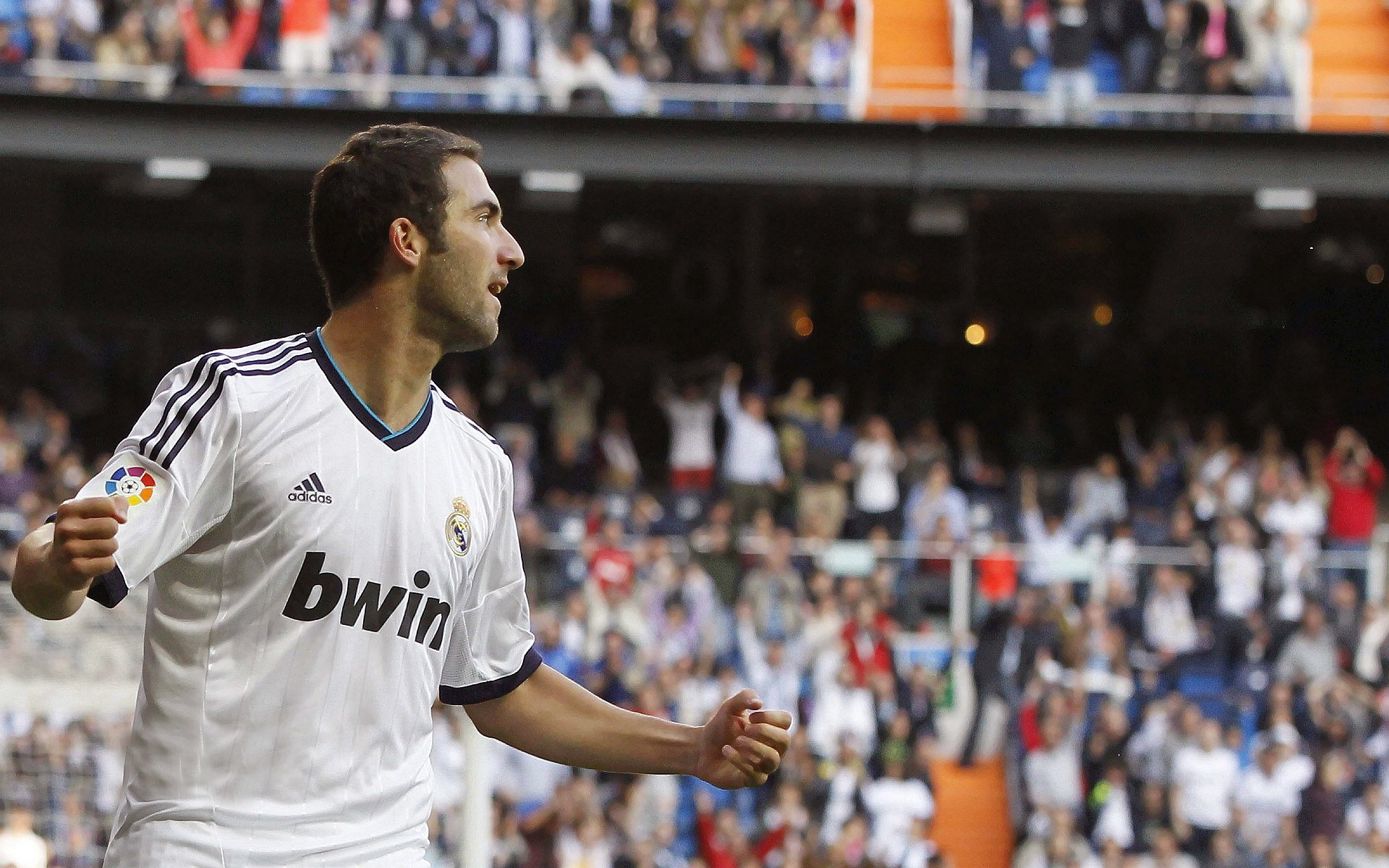 浓眉爆发，马刺争冠战险胜独行侠