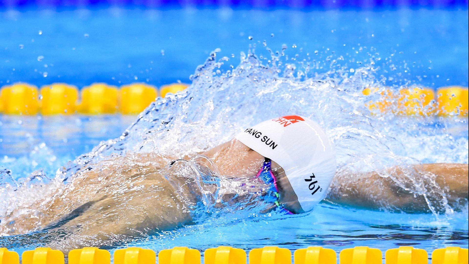 开云体育官方网站-赛道上的绝杀，当篮球之魂驶入F1赛道